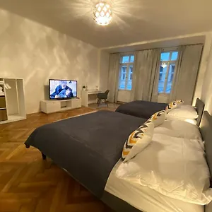 Wenceslas Square Big Apartamento Praga