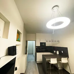 In The Heart Of Apartamento Praga